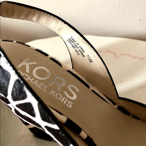 Michael Kors Giraffe Print Wedge Sandals - Picture 3 of 4